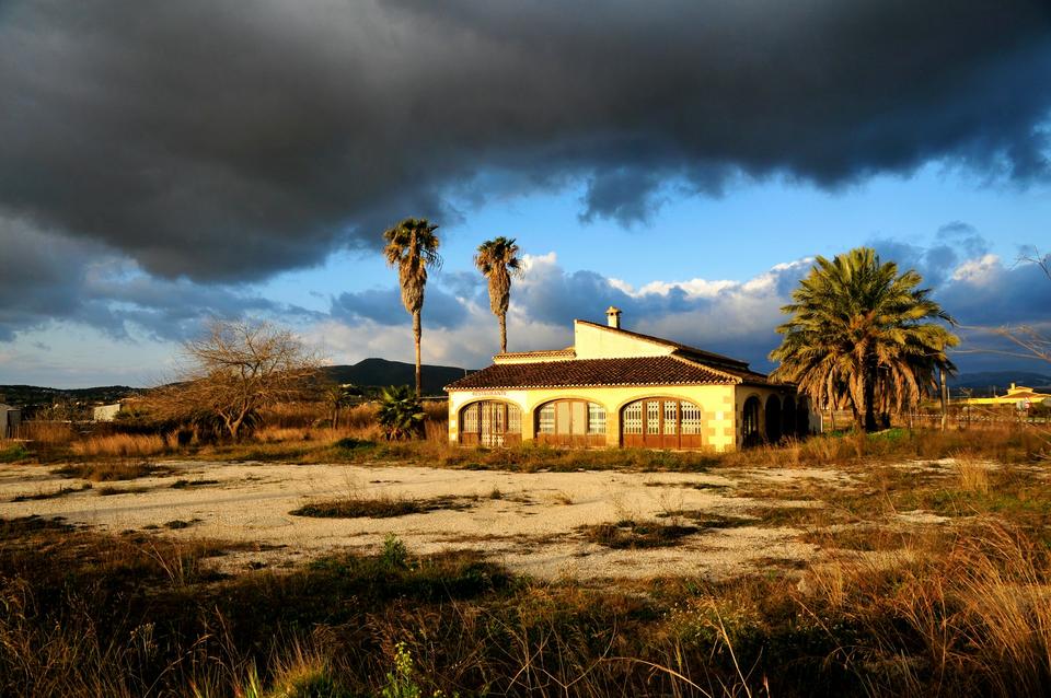 Airbnb Tips for Slow Season: Boost Bookings and Protect Your Revenue