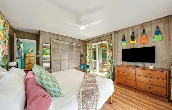 Here’s the truth: you don’t have to choose. Instead of putting all your eggs in one basket you can just list in multiple platforms.